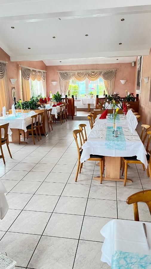 Hotel & Restaurant Am Kirschberg Alten Buseck エクステリア 写真