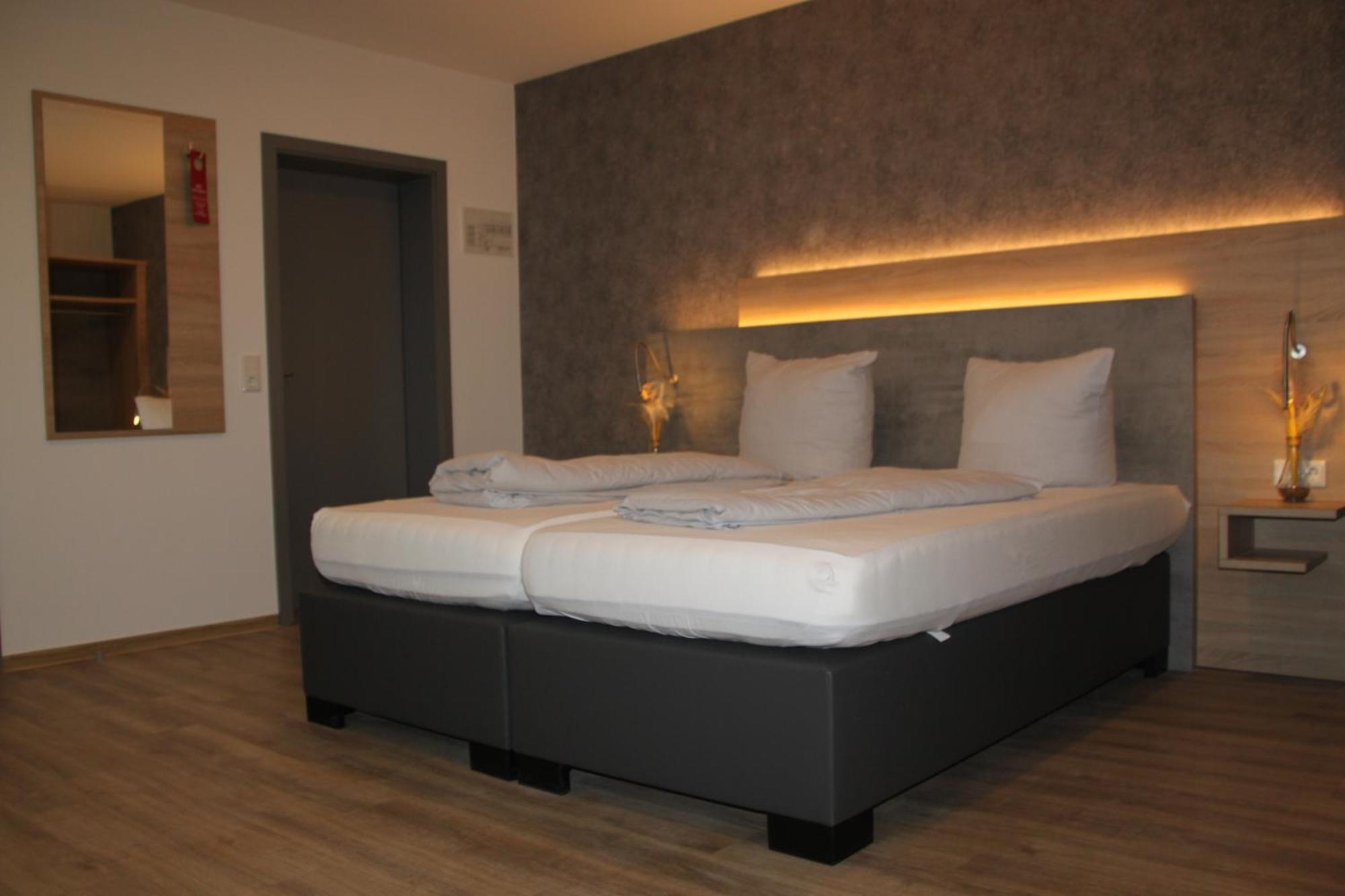 Hotel & Restaurant Am Kirschberg Alten Buseck エクステリア 写真