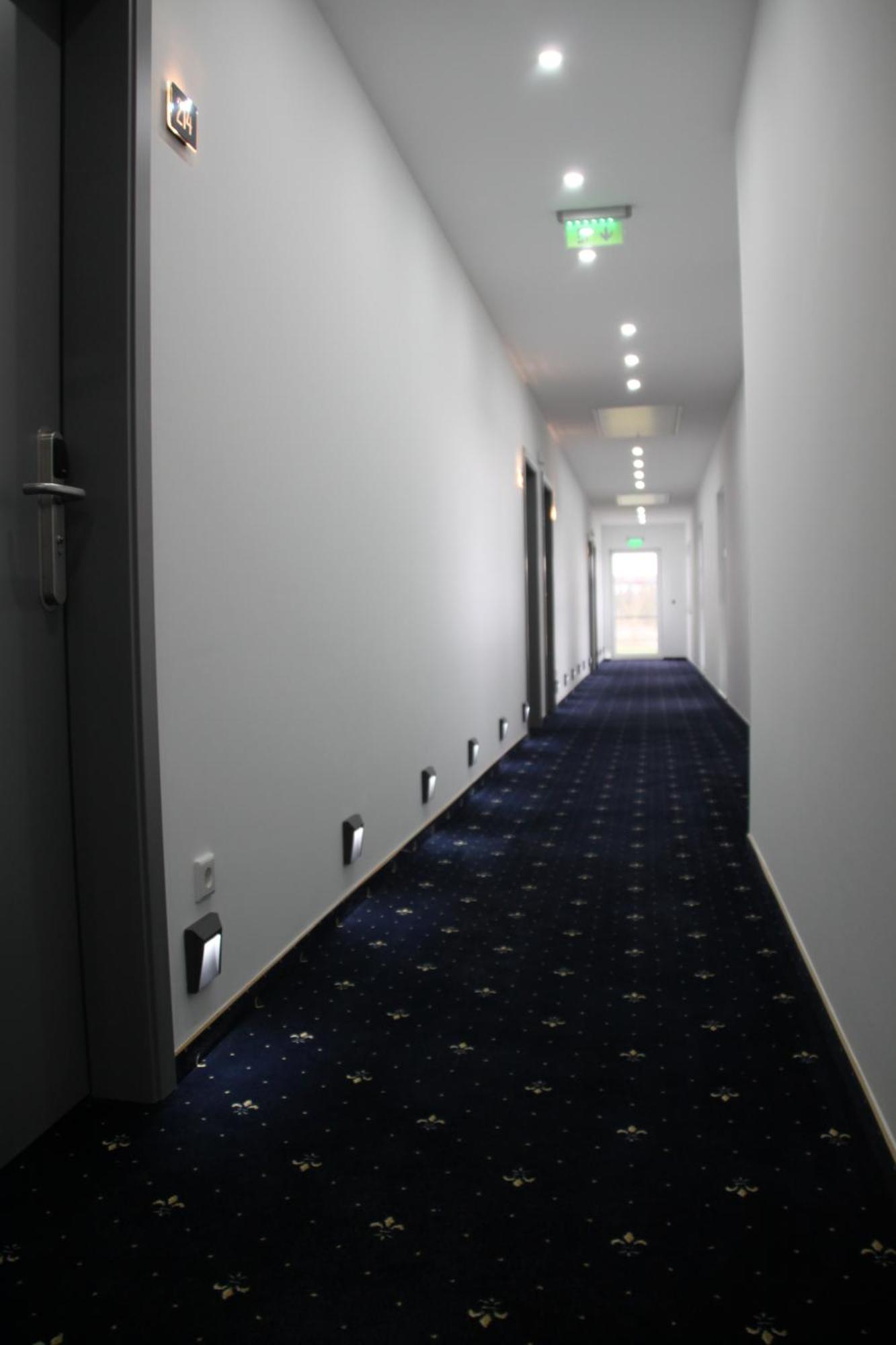 Hotel & Restaurant Am Kirschberg Alten Buseck エクステリア 写真