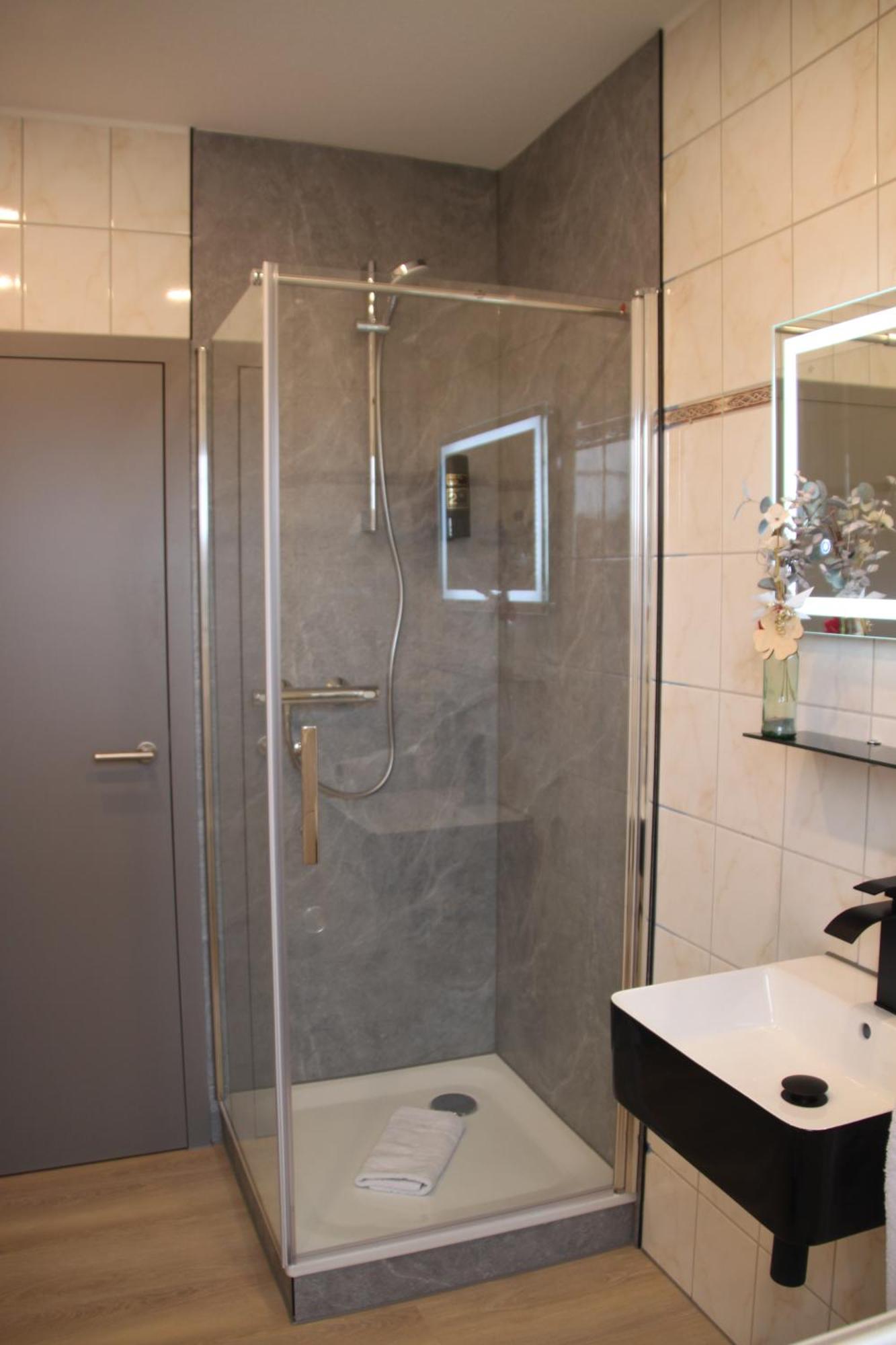 Hotel & Restaurant Am Kirschberg Alten Buseck エクステリア 写真