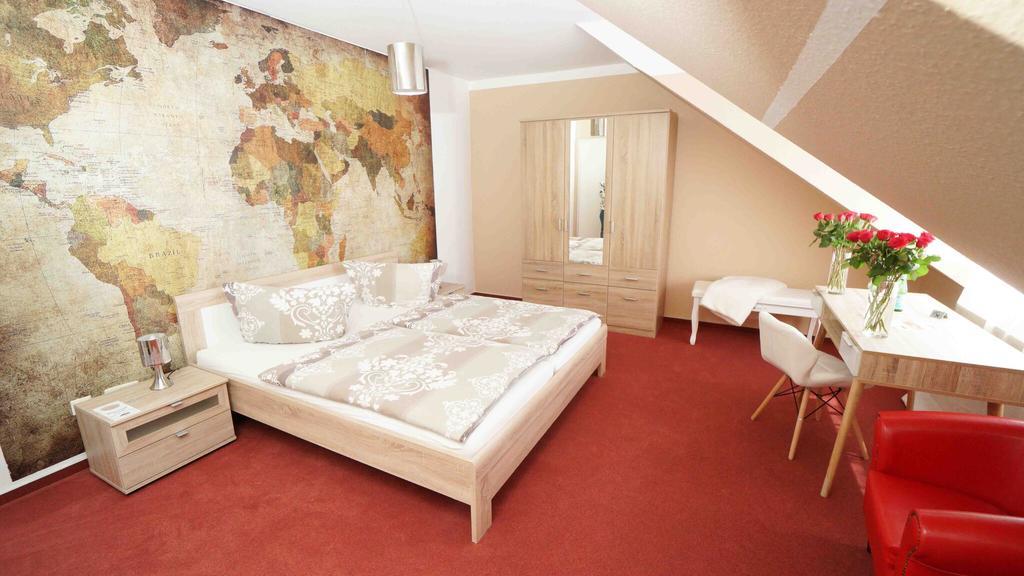 Hotel & Restaurant Am Kirschberg Alten Buseck エクステリア 写真