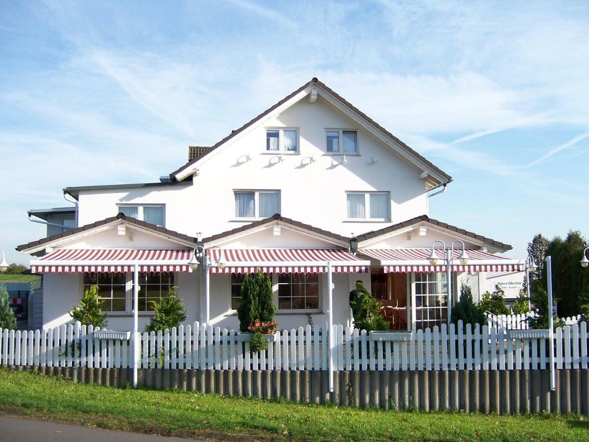 Hotel & Restaurant Am Kirschberg Alten Buseck エクステリア 写真